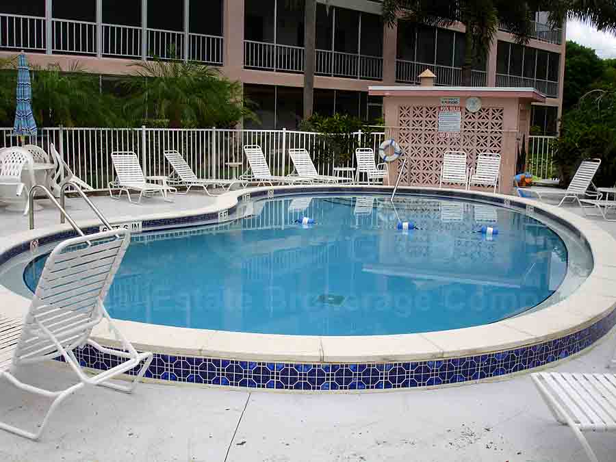 Riviera Community Pool